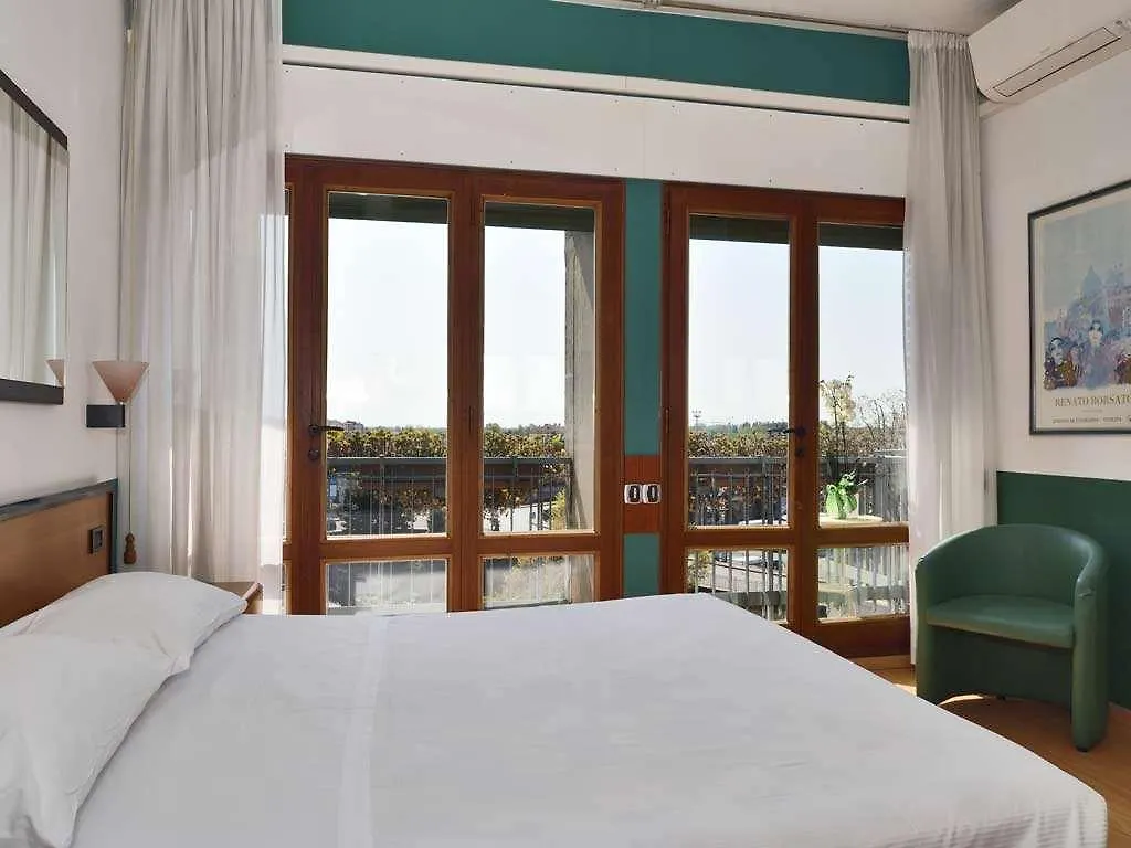 Hotel Carlton Treviso 4*,  Italien